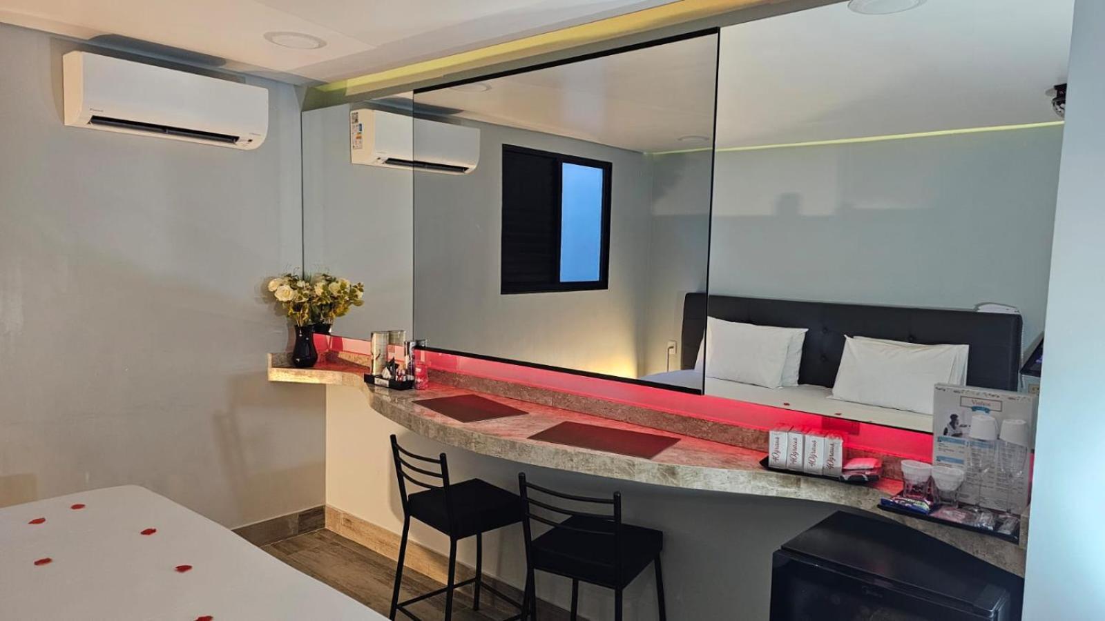 A2 Suites - Hotel E Motel Núcleo Bandeirante Eksteriør bilde